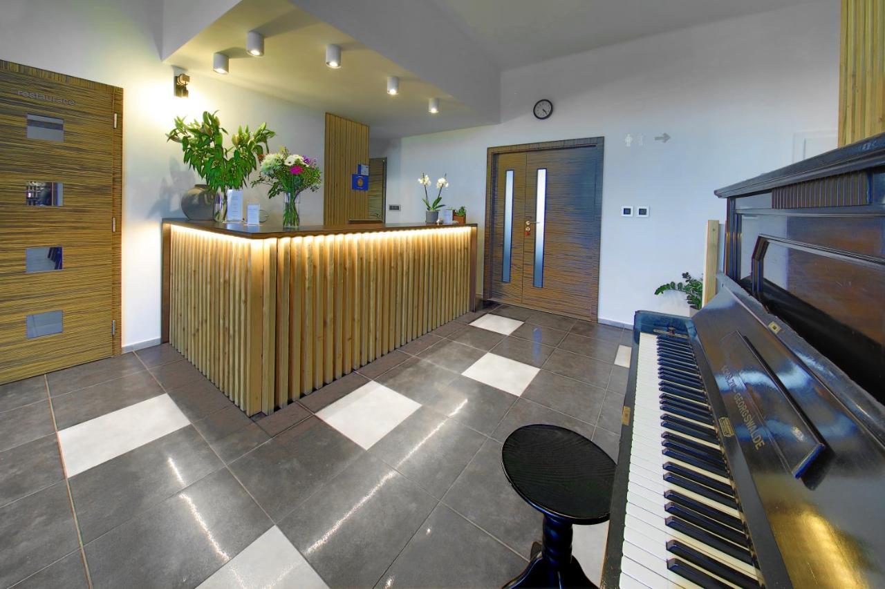 Hotel Brada Jicin Luaran gambar