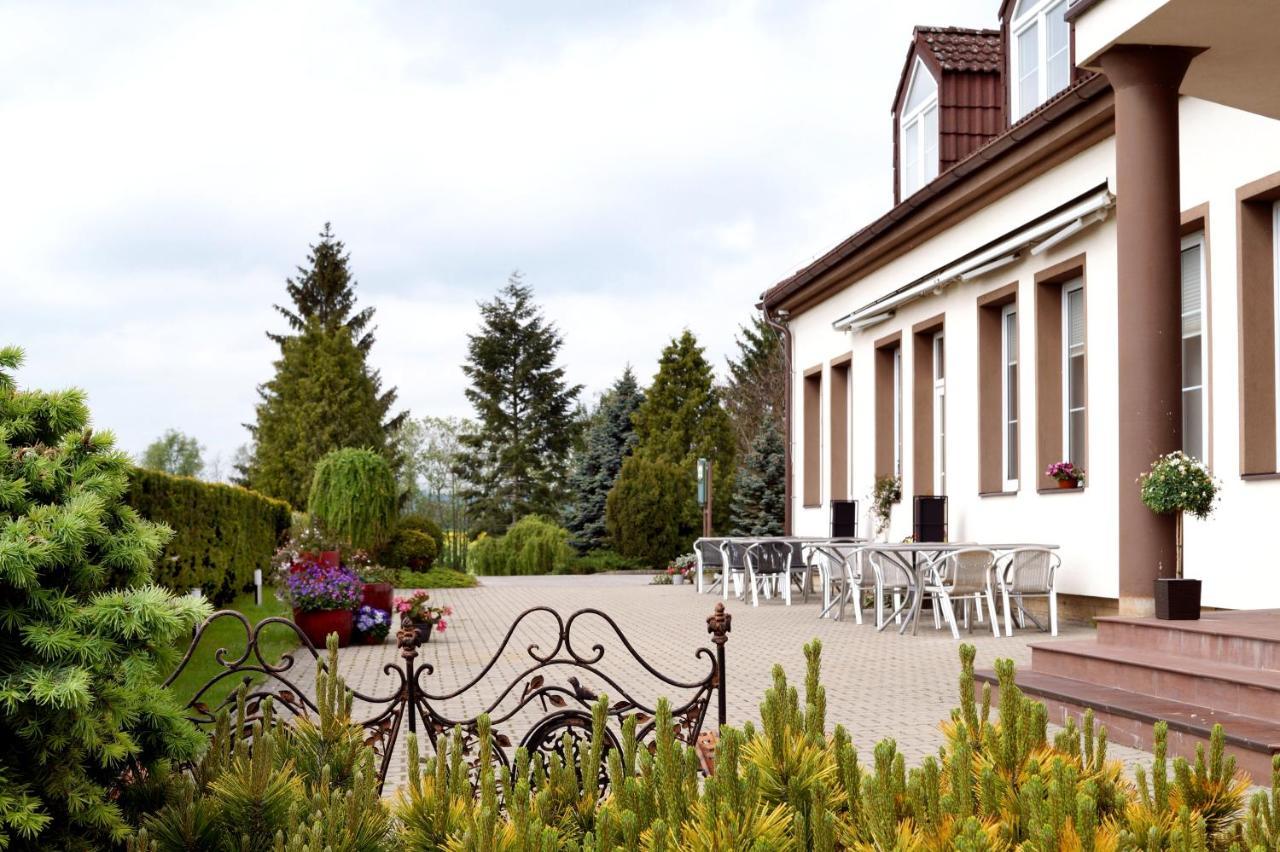 Hotel Brada Jicin Luaran gambar