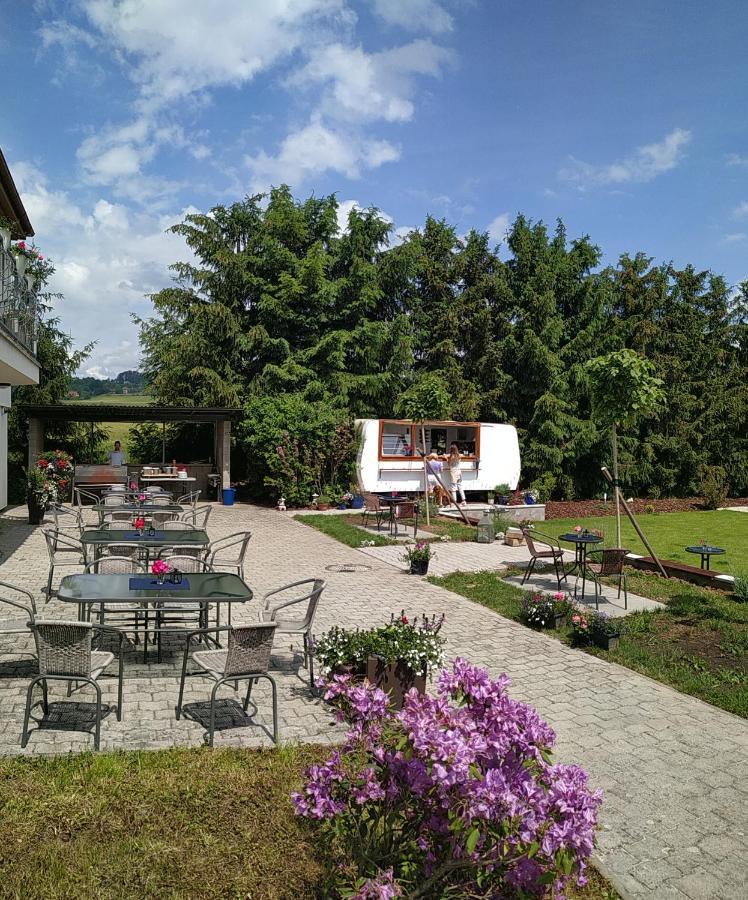 Hotel Brada Jicin Luaran gambar