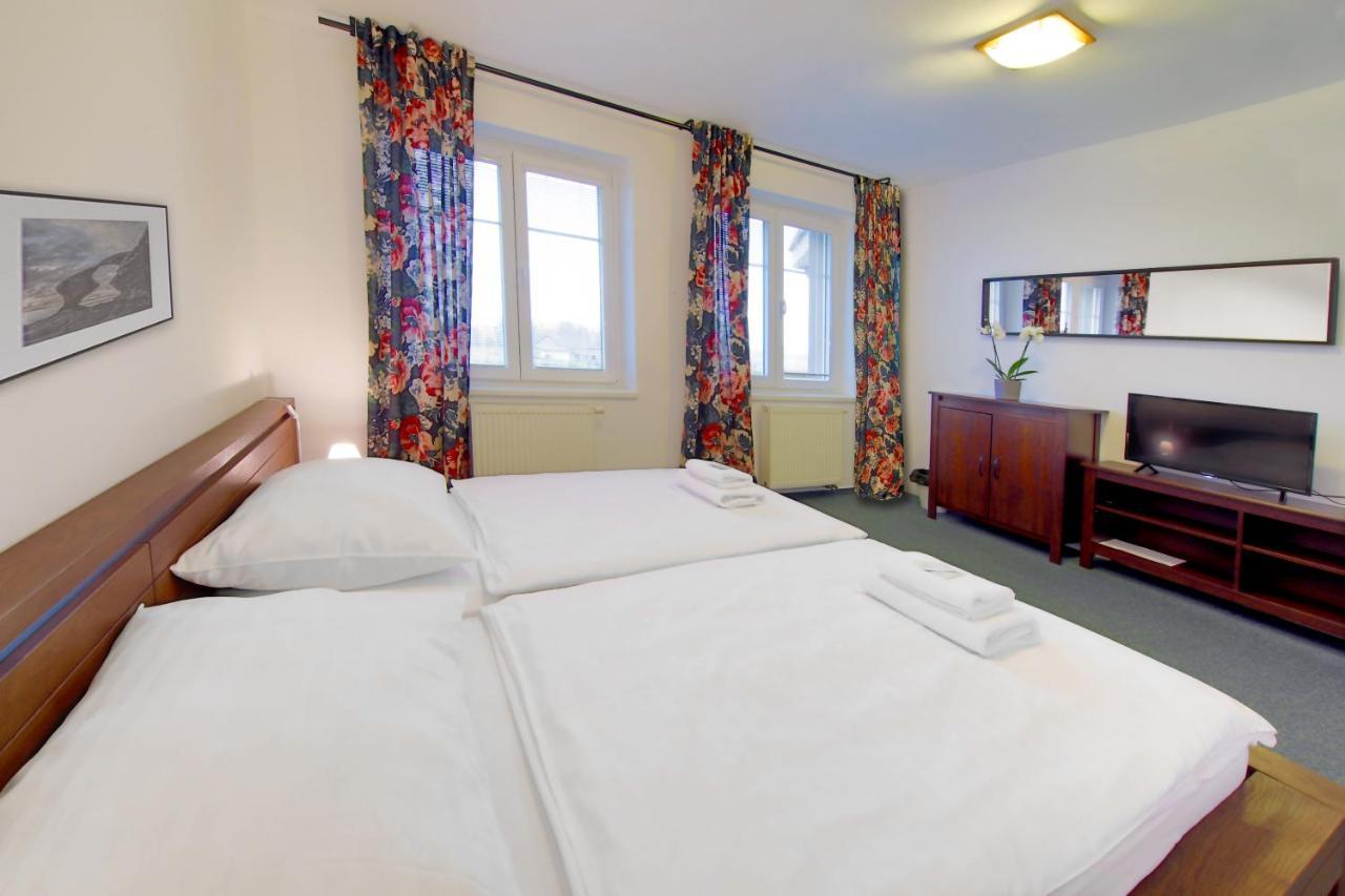 Hotel Brada Jicin Luaran gambar