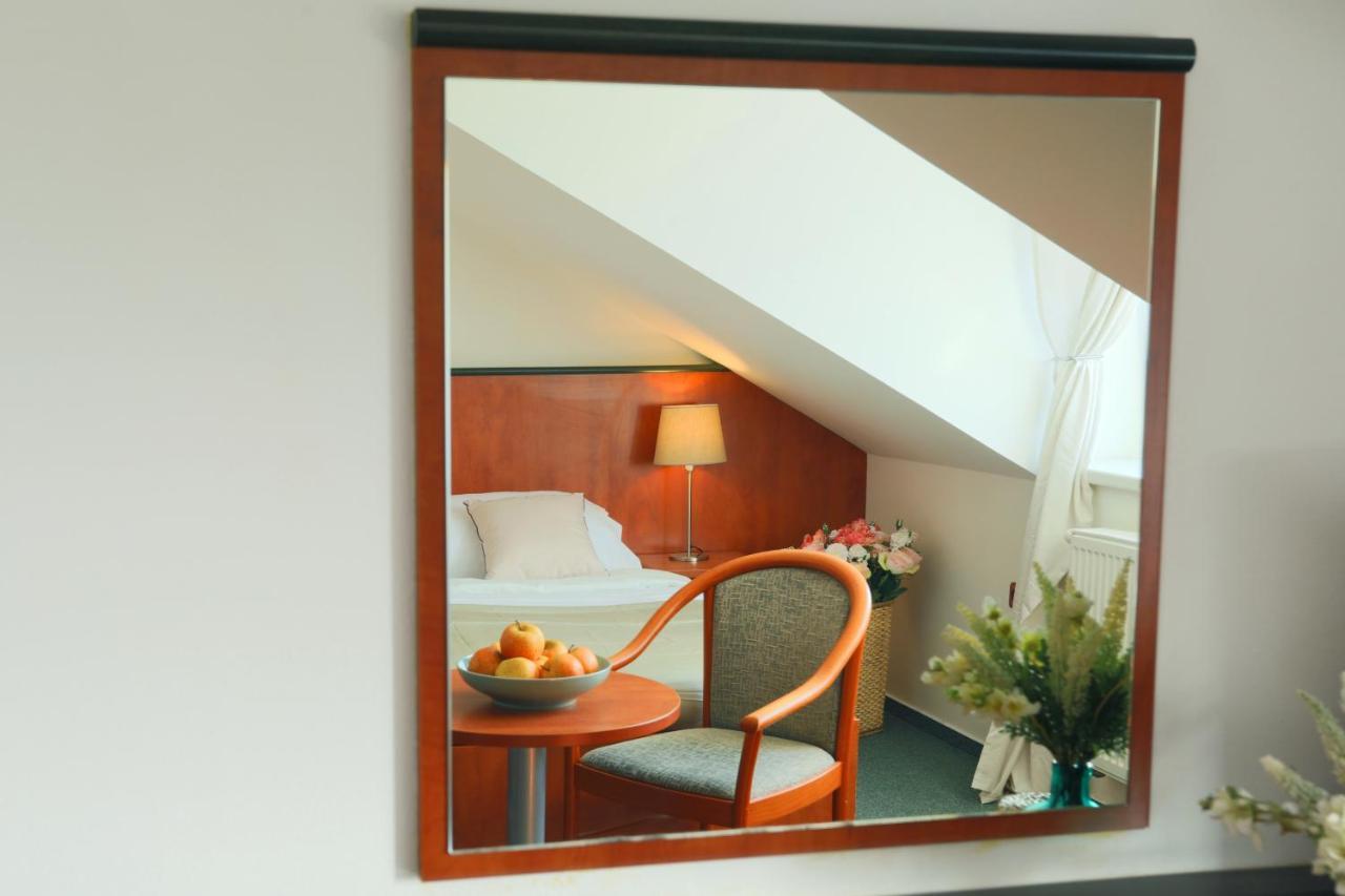 Hotel Brada Jicin Luaran gambar