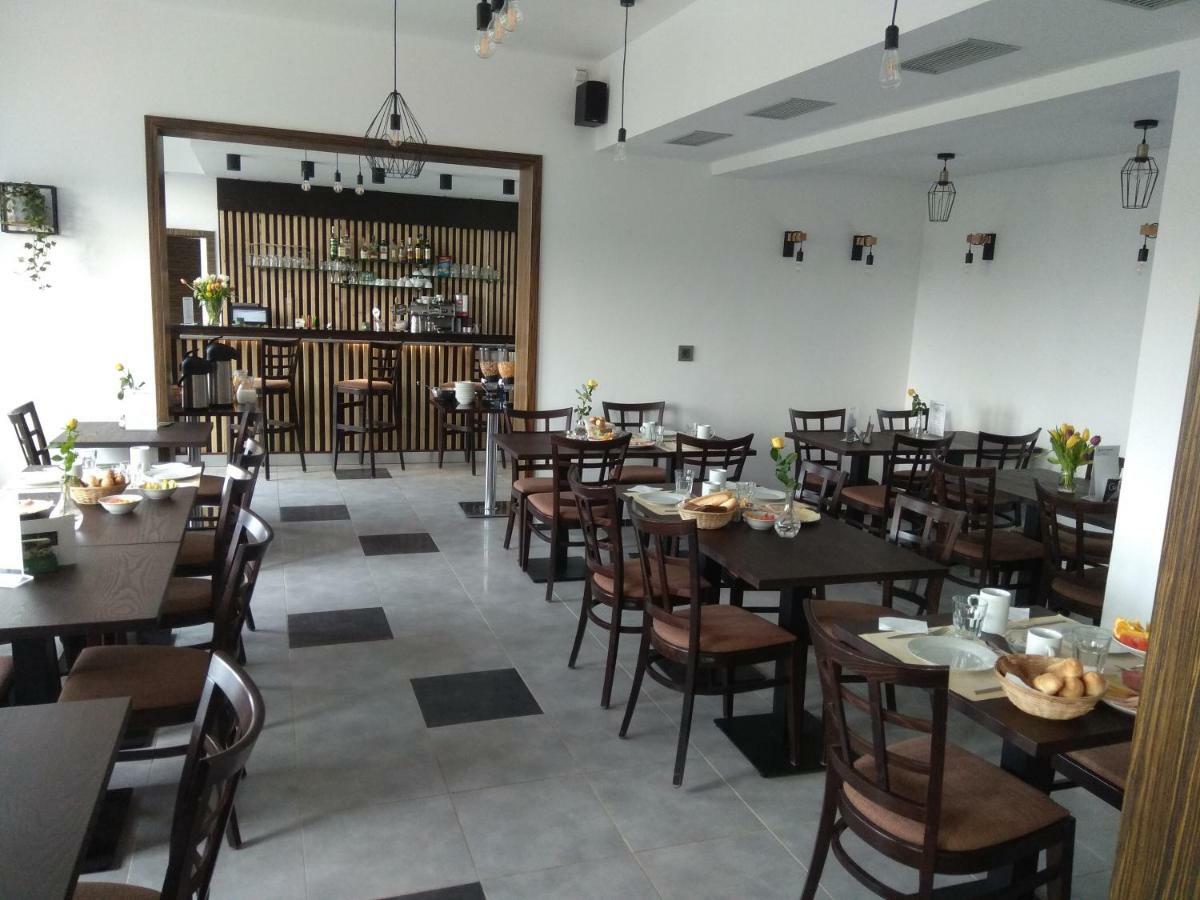 Hotel Brada Jicin Luaran gambar